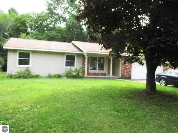 608 Janet St, East Tawas, MI 48730