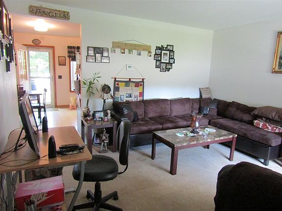 3rd image of 42 Kimberly Ln