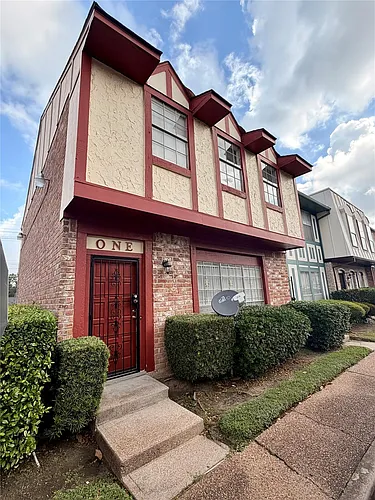 7700 Creekbend Dr Photo 1