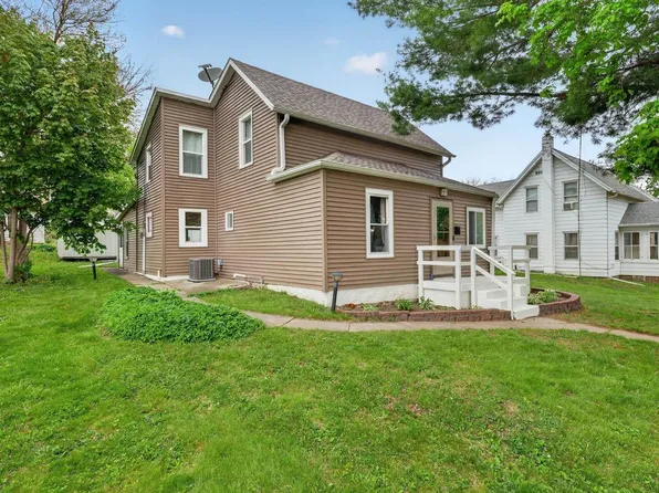 423 Mulberry Street, Baraboo, WI 53913
