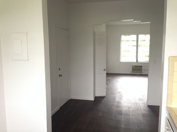 4th image of 729 Lenox Ave APT 11