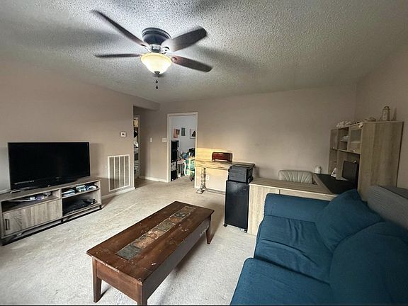 4th image of 128 Robin Hood Rd