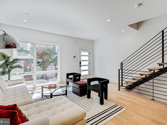 5th image of 1533 Kater St