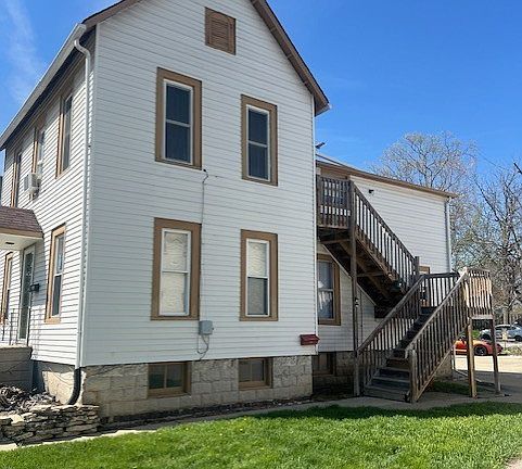 3rd image of 465 E State St