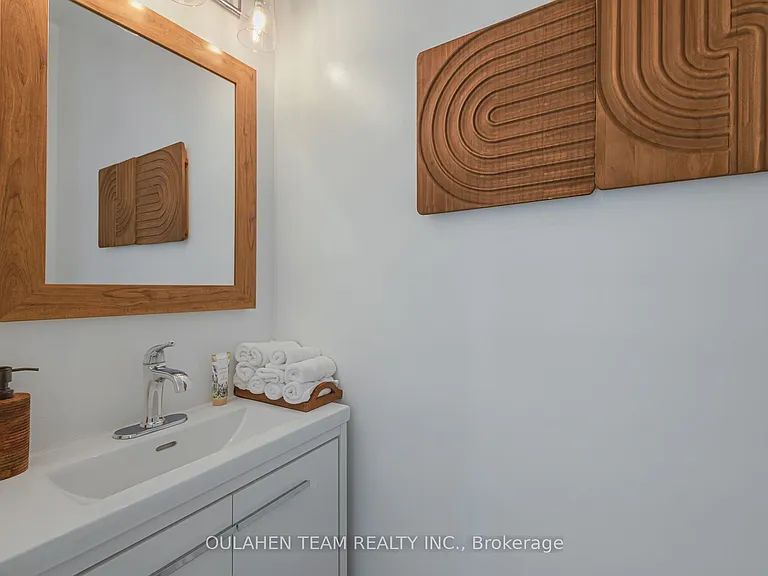 28 Uplands Ave — Photo 26