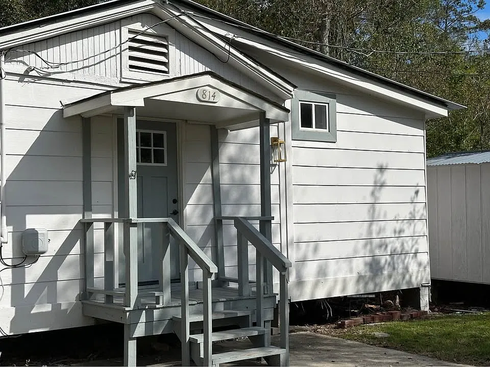 2 bed, 800 sqft, $1,250 — Photo 1