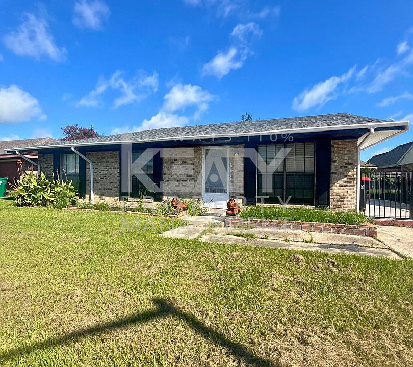 1st image of 226 Village Ln