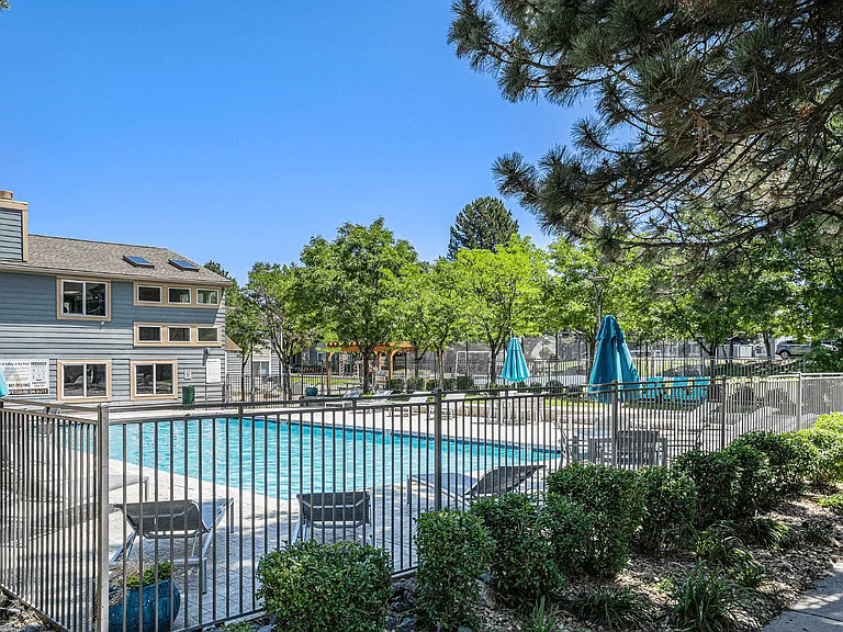 Avery Park — Photo 42