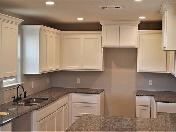 4th image of 505 Lindy Ave
