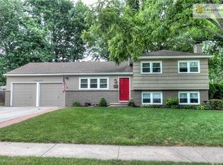 10409 Outlook Dr, Overland Park, KS 66207