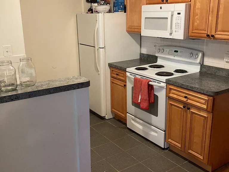 35 Davis Sq #8 — Photo 6