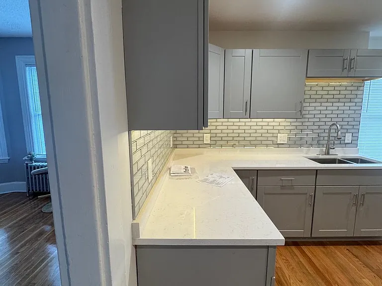 22-24 Everett Sq #2 — Photo 14