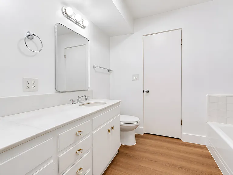 134 S Elm Dr #104 — Photo 20