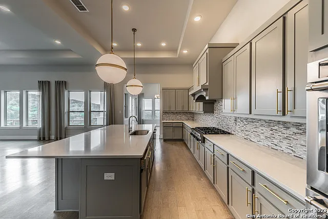 4 bed, 4.0 bath, 3599 sqft, $5,800 — Photo 4
