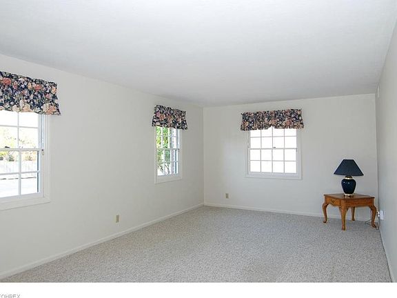 2nd image of 49 Berkshire Ct