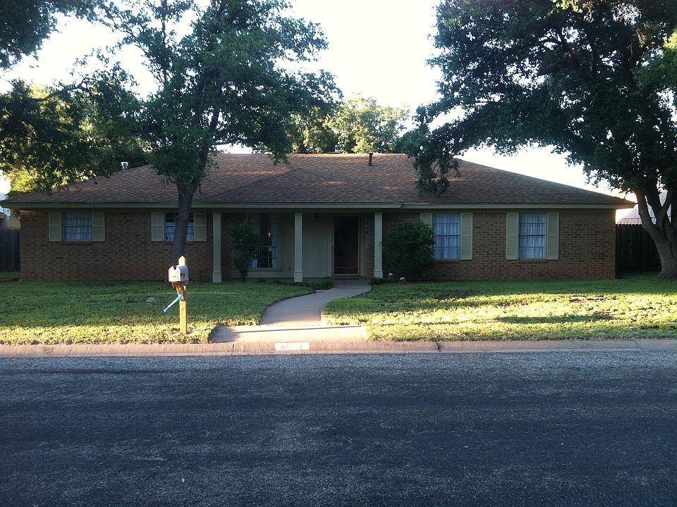 1st image of 2822 Canyon Creek Dr