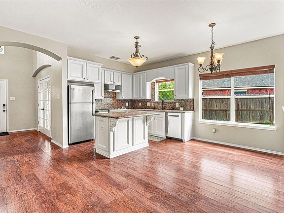 5th image of 9904 Fair Brook Way