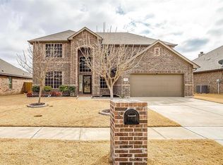 1104 Little John Dr, Saginaw, TX 76179