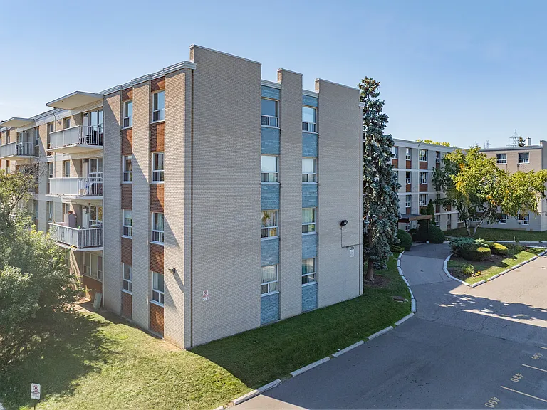 9 Bergamot Ave — Photo 6