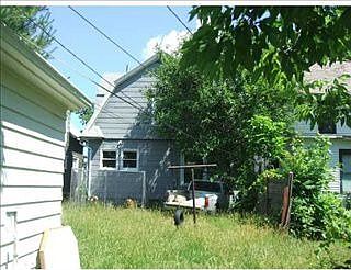 2nd image of 124 E Bowman St