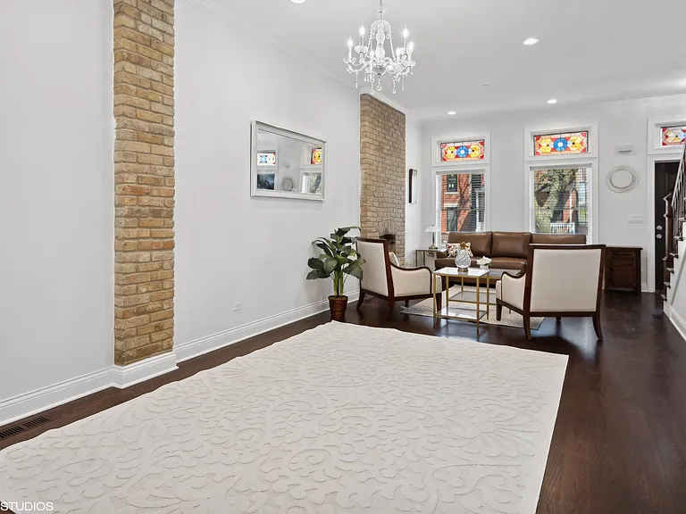2347 W Altgeld St — Photo 6
