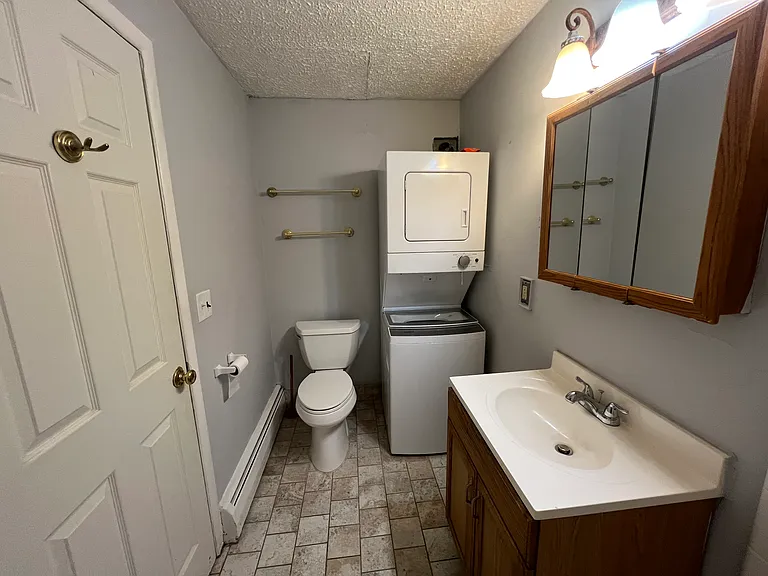 31831 Grand River Ave #19 — Photo 8