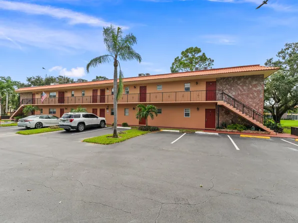 1915 SW Palm City Rd APT J, Stuart, FL 34994