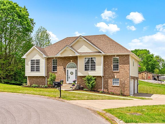 5th image of 137 Coniston Dr