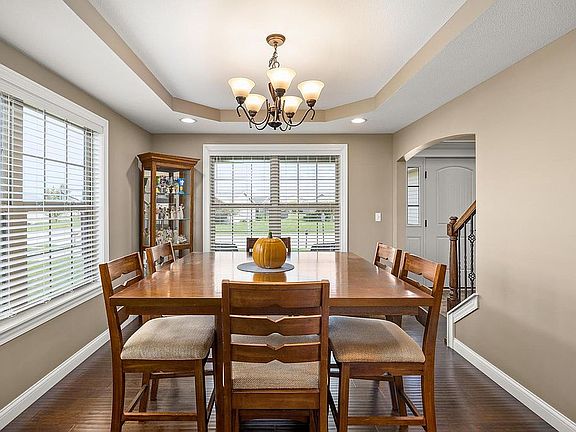 5th image of 117 Tuscany Ct