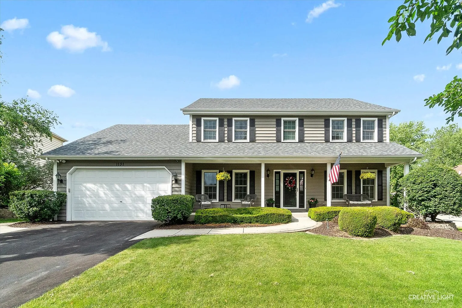 1131 Thackery Ln photo 1