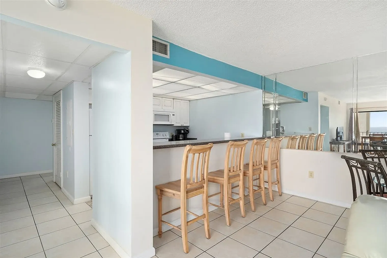 2 bed, 2.0 bath, 1044 sqft, $1,240 — Photo 2