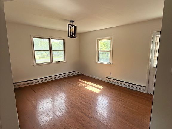 4th image of 84 Seabreeze Rd #1