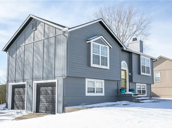 1203 Willow Dr, Greenwood, MO 64034