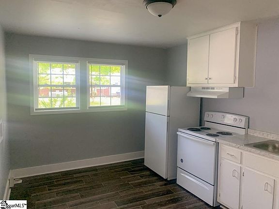 3rd image of 102 Dukeland Dr #104