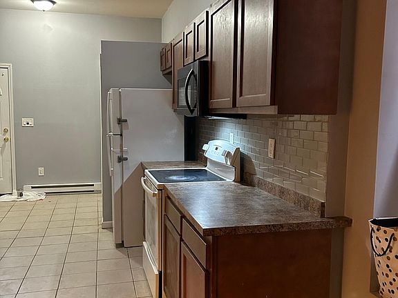 5th image of 33 Congress St APT 2