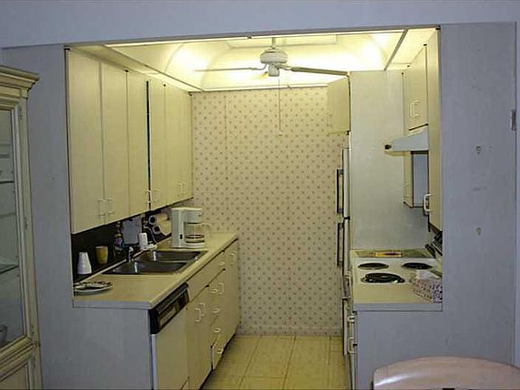 2nd image of 1029 Swansea B #1029