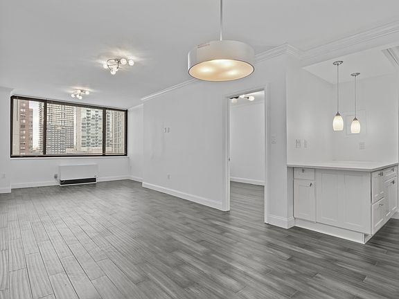 3rd image of 45 River Dr S APT 910