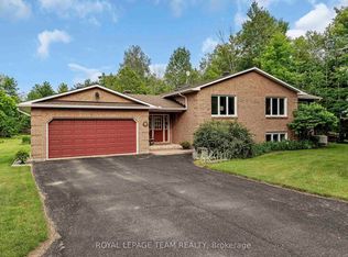 1043 County Road 44 Rd E, North Grenville, ON K0G1T0