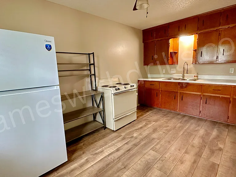 735 S Laura Ave — Photo 6