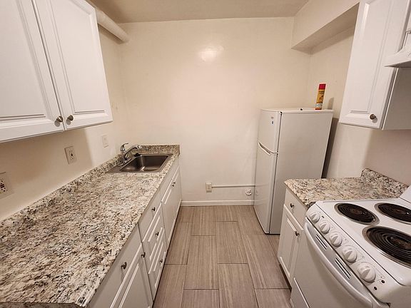 3rd image of 142A Wilson Ave #142A
