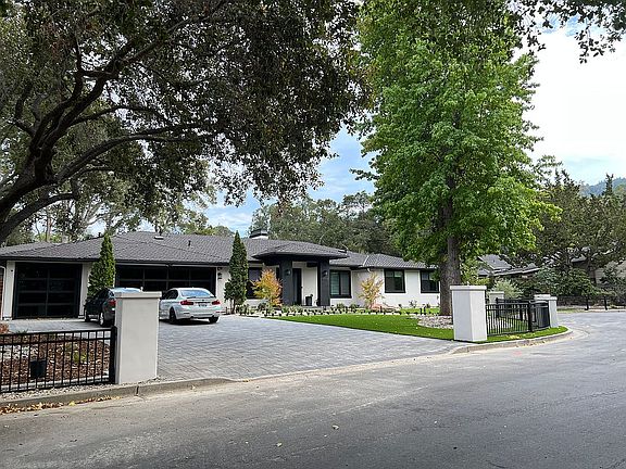 3rd image of 14720 Cody Ln