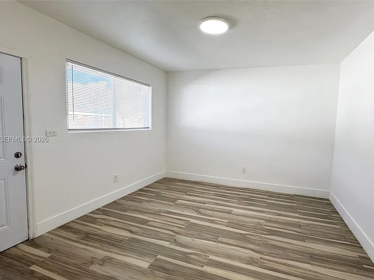 120 NE 55th St #4 — Photo 5