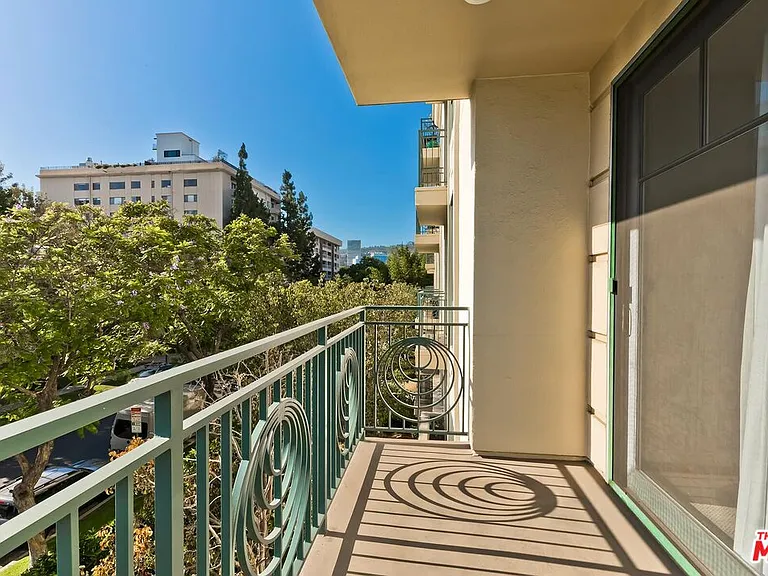 430 N Oakhurst Dr #202 — Photo 29