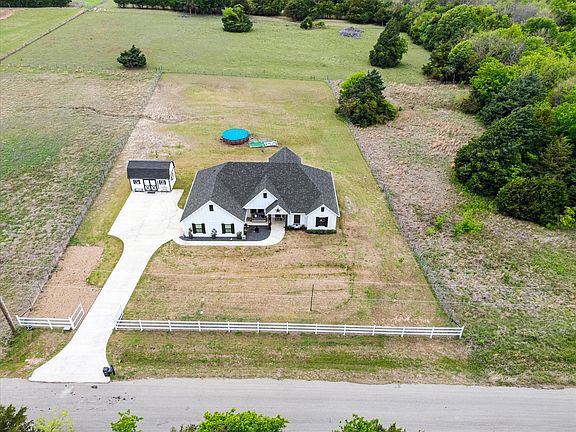 2nd image of 550 County Road 4109