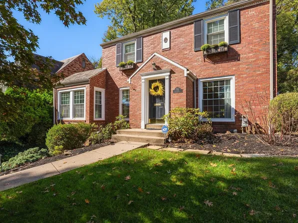 752 Country Club Dr, Pittsburgh, PA 15228