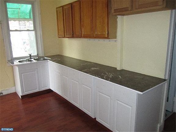 5th image of 5527 N Marshall St