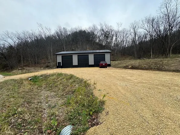 1303 Miners Creek Rd, Guttenberg, IA 52052
