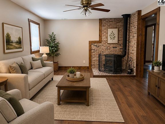 4th image of 5517 E 17th Ave