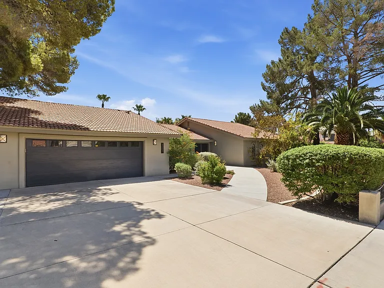 #GuardianRealty 3007 La Mesa Dr 1 story mid-centry modern henderson rental home luxury driveway_07102026