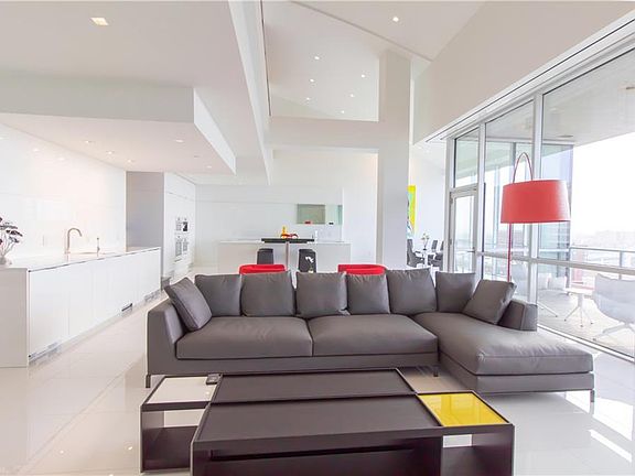 5th image of 701 W Lakeside Ave Penthouse 5A-1306